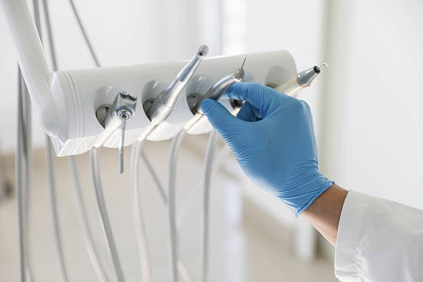 Professional Emergency Dentist technician working in Floris, VA